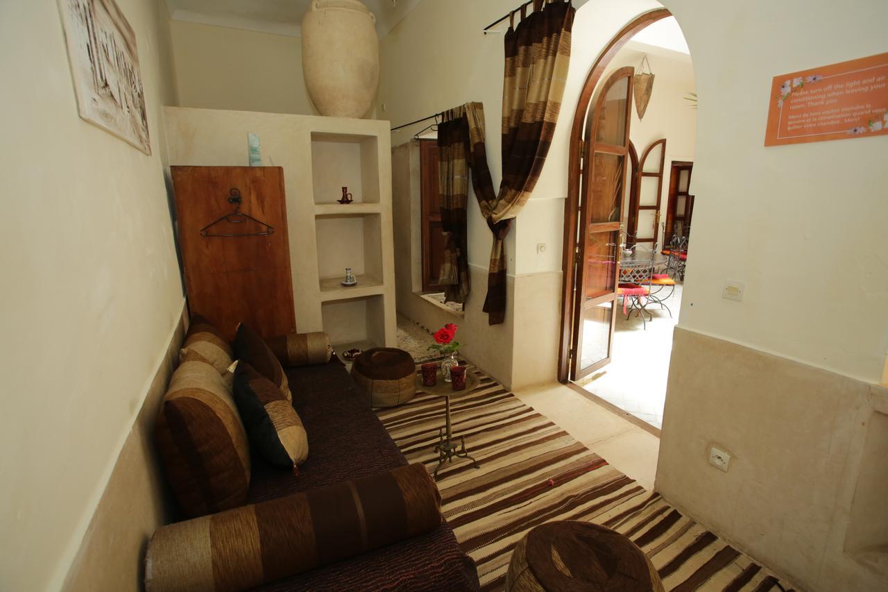 Riad White Flowers مراكش المظهر الخارجي الصورة
